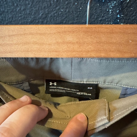 Under Armour Tan Flat Front Shorts Lightweight Casual - Picture 3 of 4